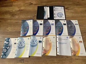 VOLKWAGEN BORA OWNERS HANDBOOK / MANUAL - Picture 1 of 3
