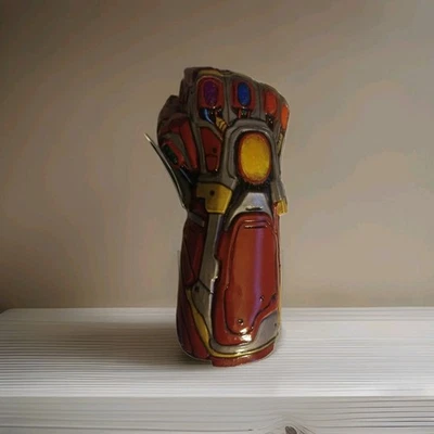 NUEVO CON ETIQUETAS Marvel Comics Avengers Endgame 12" Látex Hierro Guantelete réplica por Rubie's Foto 1 de 4