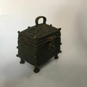Old or antique brass box or chest for jewelry or coin BUSTER ART - Picture 1 of 6