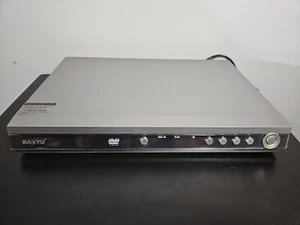 Sanyo DWM 400 Lettore DVD Cinema Progressivo NO Telecomando Testato Funziona benissimo - Foto 1 di 7