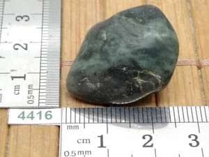 Smaragdwurzel (Matrix) - Basis gerollter Edelstein Lithotherapie Reiki - Bild 1 von 2