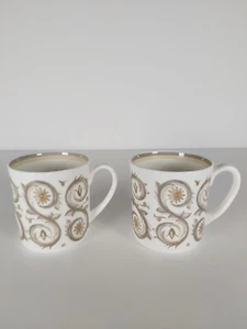 2x Wedgwood Susie Cooper Design "Venetia" Pattern Coffee Cups - Picture 1 of 12