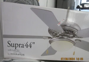 MINKA AIRE SUPRA 44 Model F562-WH 44" w/LIGHT, White, 5 Blades New In Box - Picture 1 of 8
