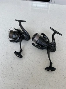 Pair of Shimano Aero XR 4000 reels - each with a spare alloy spool - Picture 1 of 11