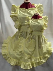 RETRO VINTAGE 50s STYLE MOTHER & DAUGHTER SET OF FULL APRONS - HEART SHAPED TOP - Picture 1 of 8