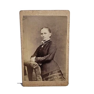 Carte De Visite c.1880s - Leaning Woman - Louis Koch - Bremen CDV Photo - Imagen 1 de 2