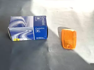 GM OEM NOS 15951646 Roof Clearance Lamp Lens Amber 1988-2000 Chevrolet C2500 - Foto 1 di 5