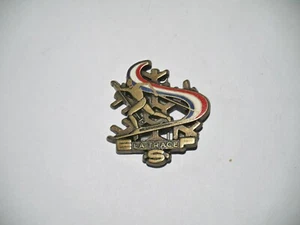 INSIGNE MÉTAL ET EMAIL DECAT SKI COURSE LE TRACE ESF - Picture 1 of 2