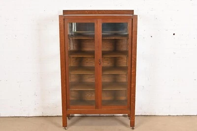 Limbert 风格古董 Mission 橡木工艺书柜柜,大约 1900 年 — 第 1/4 张图片