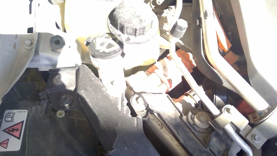 Wash Reservoir VIN 3 8th Digit Hybrid Fits 10-12 FUSION 5179407 - Image 1 of 1