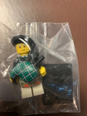 LEGO Collectible Minifigures Series 7, Bagpiper - Image 1 of 2