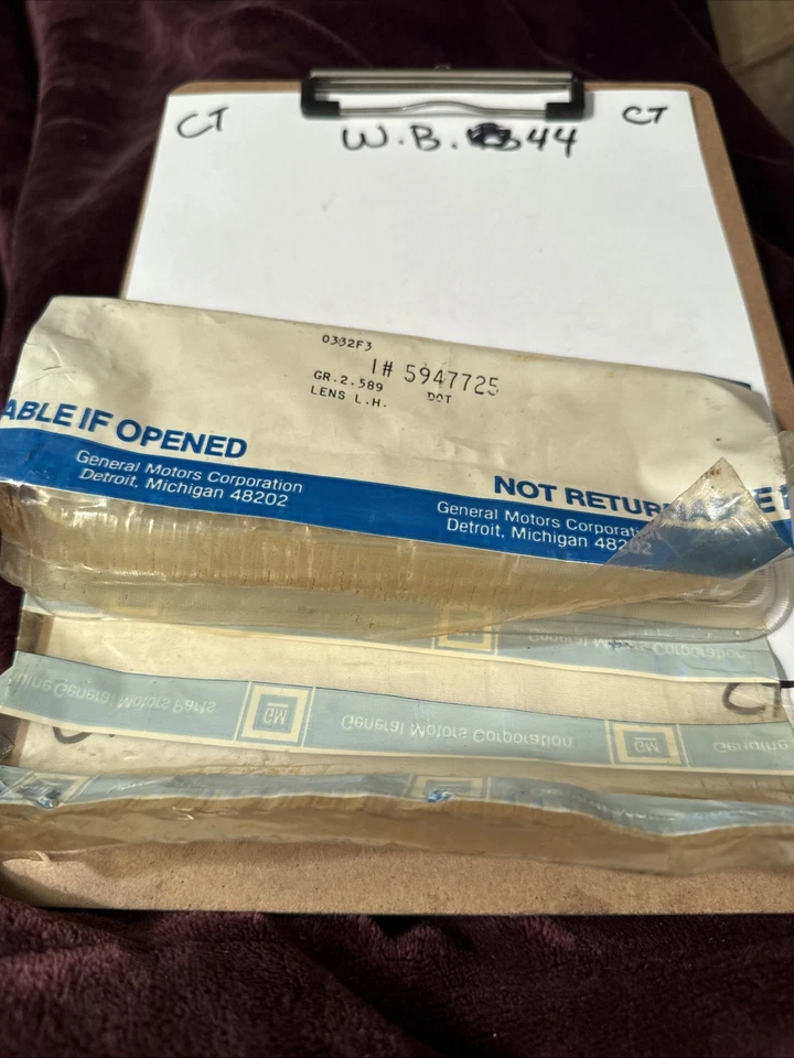 NOS OEM GM Chevrolet Blazer GMC Jimmy Turn Signal Lens 1975 - 80 LH Clear Lens - Image 1 of 2