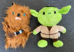 NEW! 9" STAR WARS YODA & CHEWBACCA CHEWIE SQUEAKER PLUSH DOG TOYS! - Picture 1 of 3