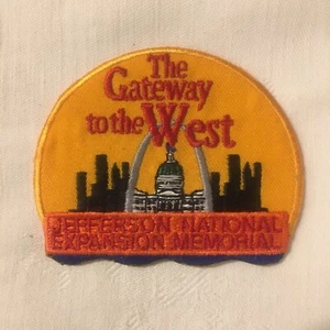 The Gateway to the West ￼Patch Iron or Sew On Vintage Rare Embroidered Souvenir - Picture 1 of 2