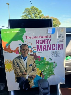 henry mancini mr lucky goes latin.RCA VICTOR Made In USA VINTAGE Relrease 1965  - Image 1 of 4