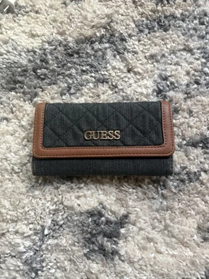 Cartera Guess Foto 1 de 4