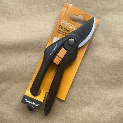 Fiskars Pruner Bypass, Single Steps P26 - Image 1 of 4