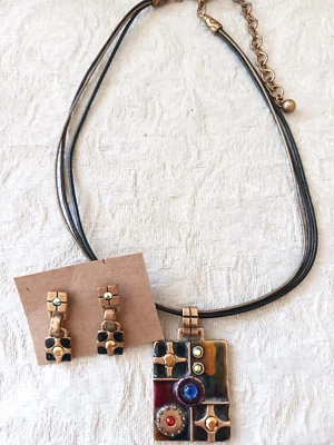 Conjunto de Joyas Collar Colgante Modernista Chico's con Esmaltes y Cristales + Pendientes Foto 1 de 4