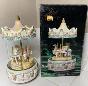 De colección - Galería de regalos carrusel musical en movimiento - Nuevo en caja original 9"" X 5 - Imagen 1 de 12