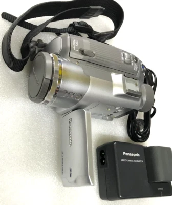 Panasonic HD Video Camera PV-GS180 Complete Set, 2 Batteries, Charger Adapter - Image 1 of 4