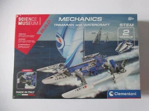Modellino meccanico trimarano e moto d'acqua di Clementoni nuovo sigillato e mai aperto - Foto 1 di 2