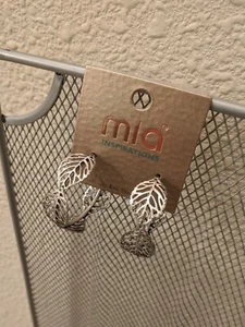Mia Inspirations - Silver Colored Leaf Earrings With Distressed Finish - New - Picture 1 of 9