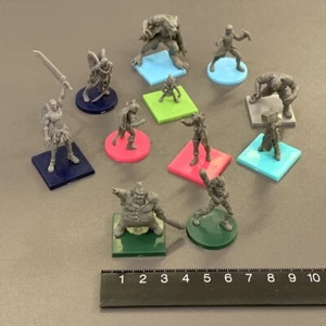 Lot 11pcs Wolf Heroes Villains Kaosball Board Game Miniatures Role Playing Toys  - Picture 1 of 7