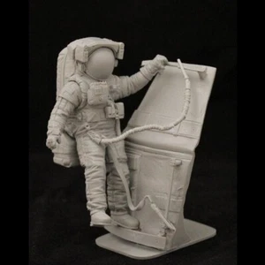 Maquette Astronaute échelle 1/24 - Figurine Space Explorer en résine pour collectionneur - Photo 1/4