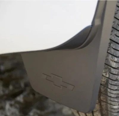 Protector contra salpicaduras moldeado trasero derecho genuino Chevrolet Colorado GM Foto 1 de 2