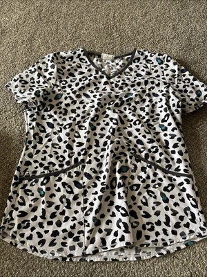 Scrub Star V Neck Cheetah Print Size Medium - Image 1 of 3