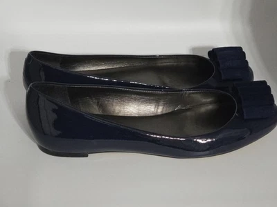 Zapatos planos de ballet para mujer Talbots charol azul con lazo de gamuza 3D talla 9W  Foto 1 de 4