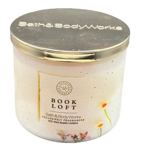 Bath & Body Works Book Loft 3 Docht Kerze 14,5 Oz Glas Bergamotte Hölzer Decke - Bild 1 von 15