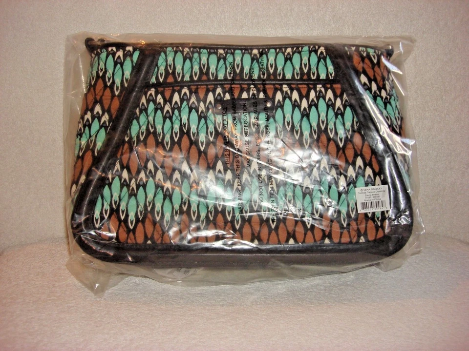 Bandolera Vera Bradley Trapecio Recortada Nueva con Etiquetas - SIERRA STREAM Se vende por $78.00 Foto 1 de 1