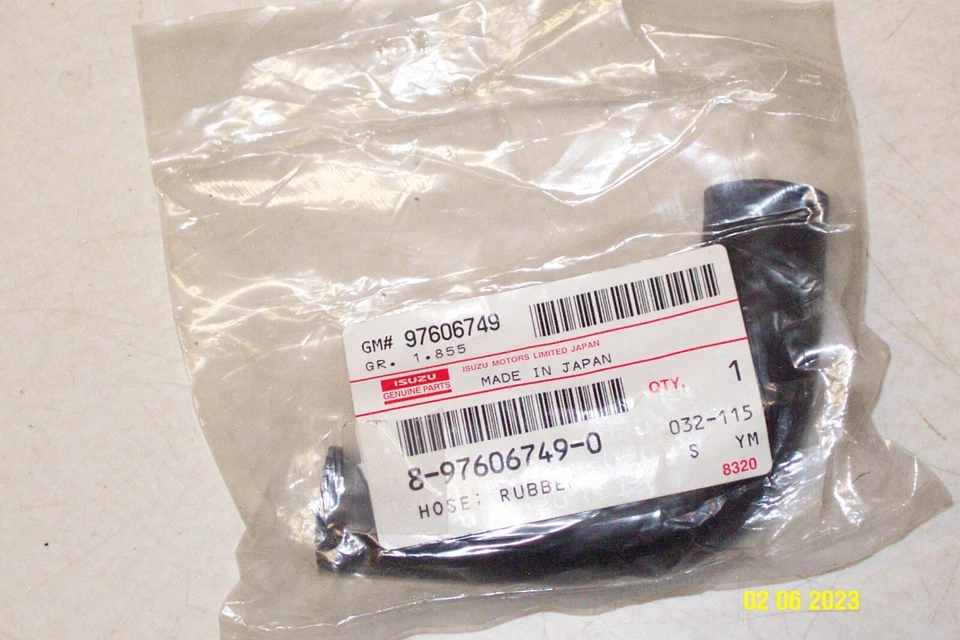 Manguera de derivación de refrigerante del motor GM 97606749 Isuzu Foto 1 de 1