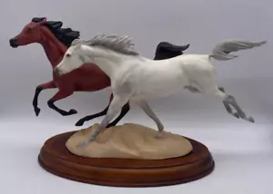 Araber Pferde FRANKLIN MINT Racing the Wind Pamela du Boulay Porzellan Figur RAR - Bild 1 von 3