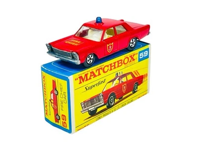 Matchbox Lesney Superfast MB59 Transitional Wheels Fire Chief Car w/F2 Box - Image 1 of 4