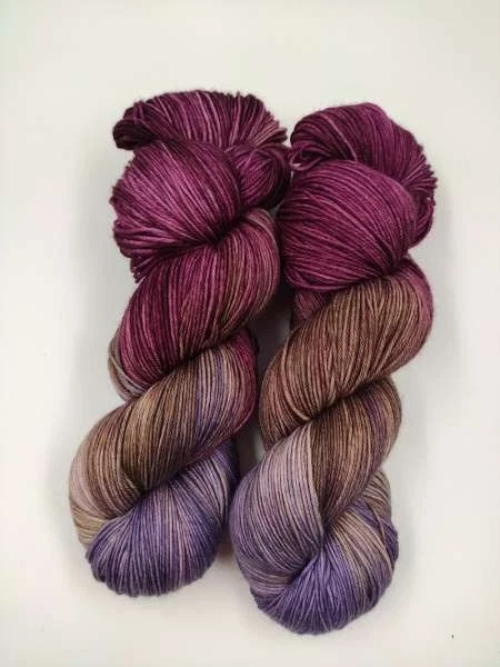 handgefärbte Merino Sockenwolle Velino 100 g - LILABRAUNER SANGRIA 216 - Bild 1 von 1