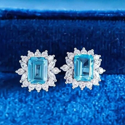 Pendiente de diamantes y topacio natural talla esmeralda de 7,60 quilates enchapado en oro blanco de 18 quilates Foto 1 de 4