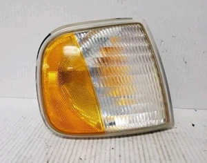 97-03 Ford F-150 Expedition Passenger Right Side Turn Signal King Ranch T19 - Picture 1 of 2