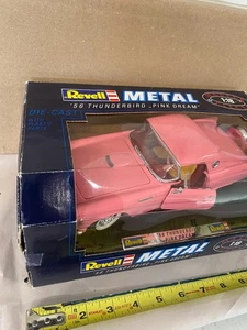 METAL PINK DREAM 1956 Ford Thunderbird Revell 1:18 scale car - Picture 1 of 8