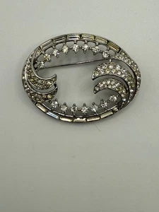 Vintage signierte Krone TRIFARI klar Strass Wirbel Pin, Brosche, silberfarben - Bild 1 von 2
