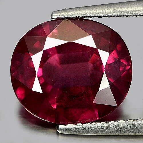 Rhodolite Garnet Purplish Pink 5.37 Ct. Oval 11.2 x 9.8 Mm. Natural Unheated Gem - Image 1 of 4