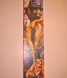 Rompecabezas Disney Rapunzel niños tabla de altura, 28 piezas usado en muy buena condición completo - Imagen 1 de 6