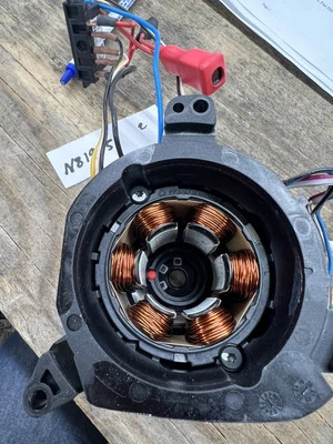 DEWALT STATOR AND MODULE ASSY FOR DCS578 60V SAW - Image 1 of 2