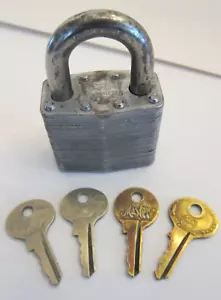 Vintage Master Secret Service No. 5 Padlock With 2 Lion Keys Milwaukee, Wis. - Picture 1 of 9