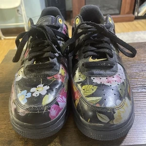 Nike Air Force 1 Low Top Black Floral Shoes Sneakers Women’s Size 9 A01017-002 - Picture 1 of 6