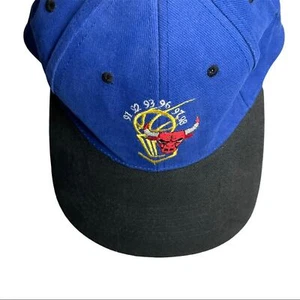 Gorra azul rara vintage de los Chicago Bulls 3 turbas - Imagen 1 de 9