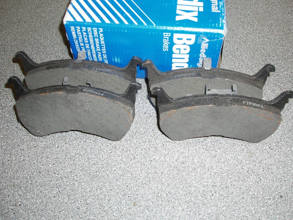 Pastillas de freno delanteras Bendix Mazda 626 1,6 - 1,8 - 2,0 serie GC 1982 - 1987 Foto 1 de 1