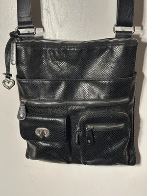 Cartera Bandolera Brighton Charol Serpiente Cuero 2 Bolsillos Frontales Negra 11X13X1 Usada en Excelente Condición Foto 1 de 4