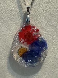 Red White And Blue Flowers Pendant1 And 1/2 In Width And 2 1/2 In Length - Picture 1 of 3
